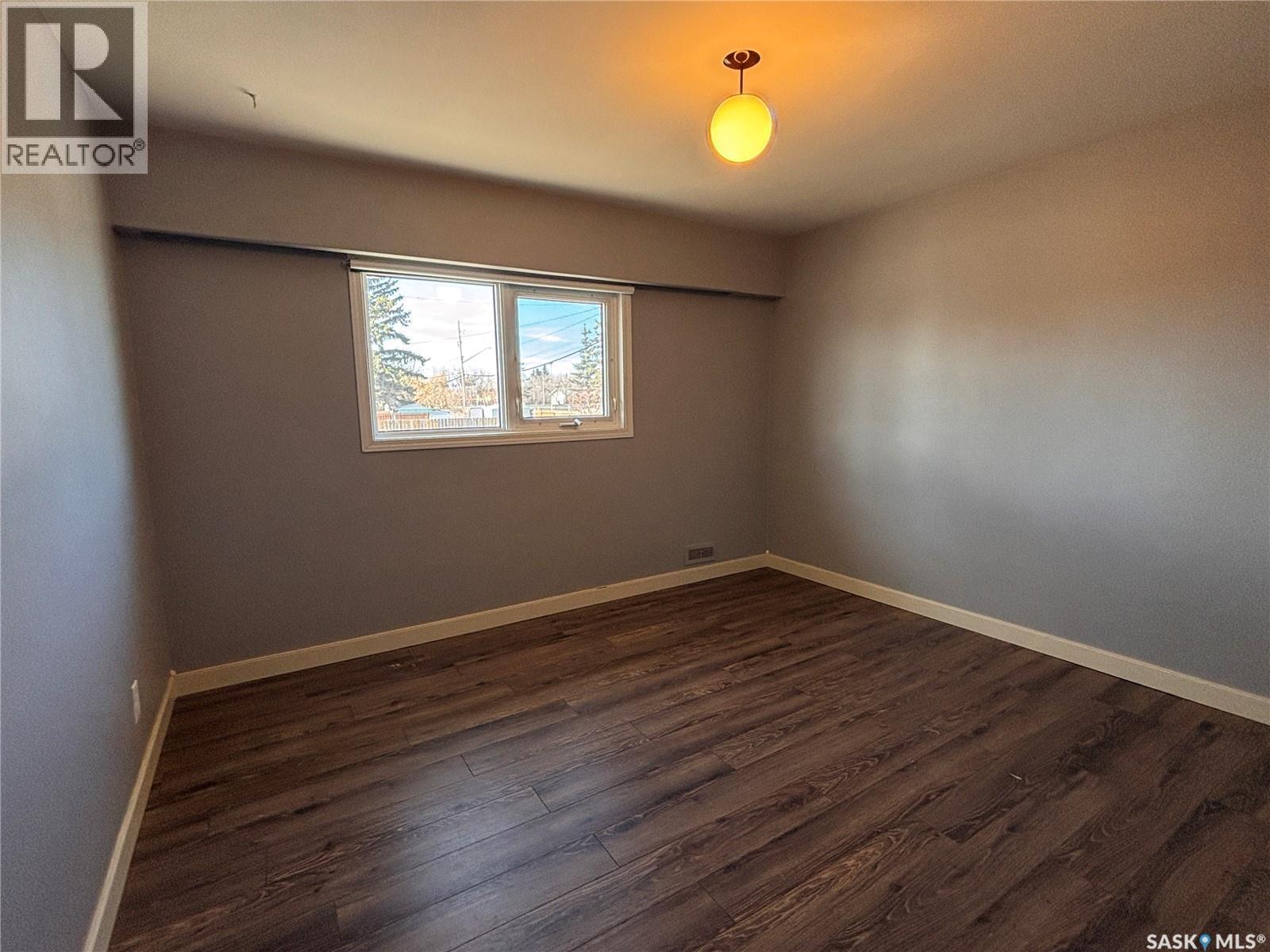 418 4Th Avenue W, Kindersley, SK