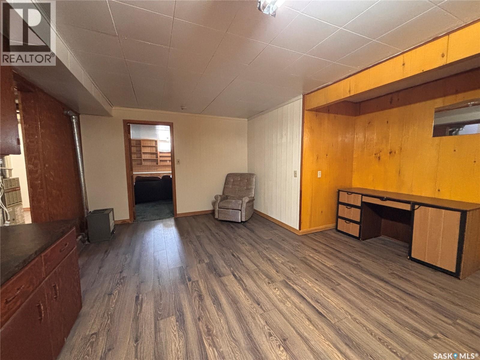 418 4Th Avenue W, Kindersley, SK