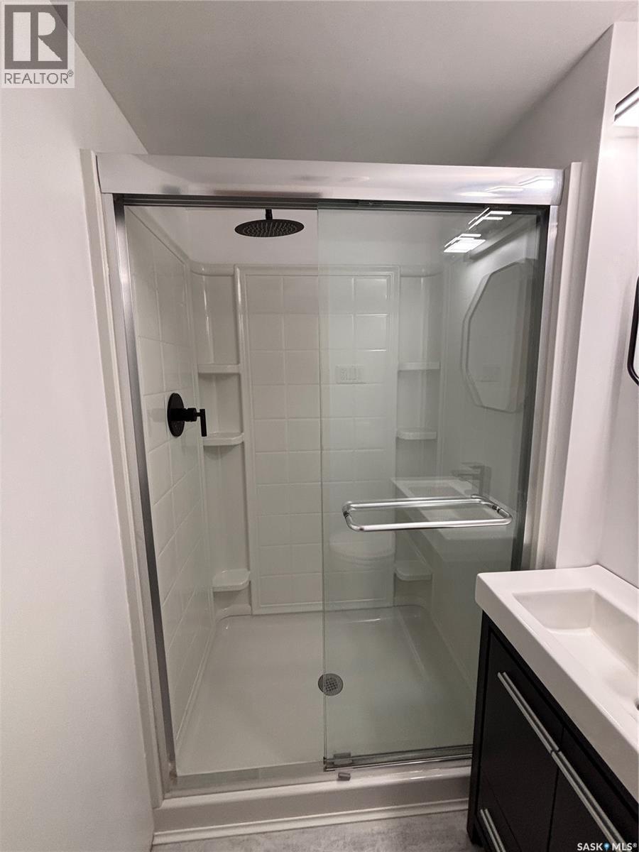 418 4Th Avenue W, Kindersley, SK