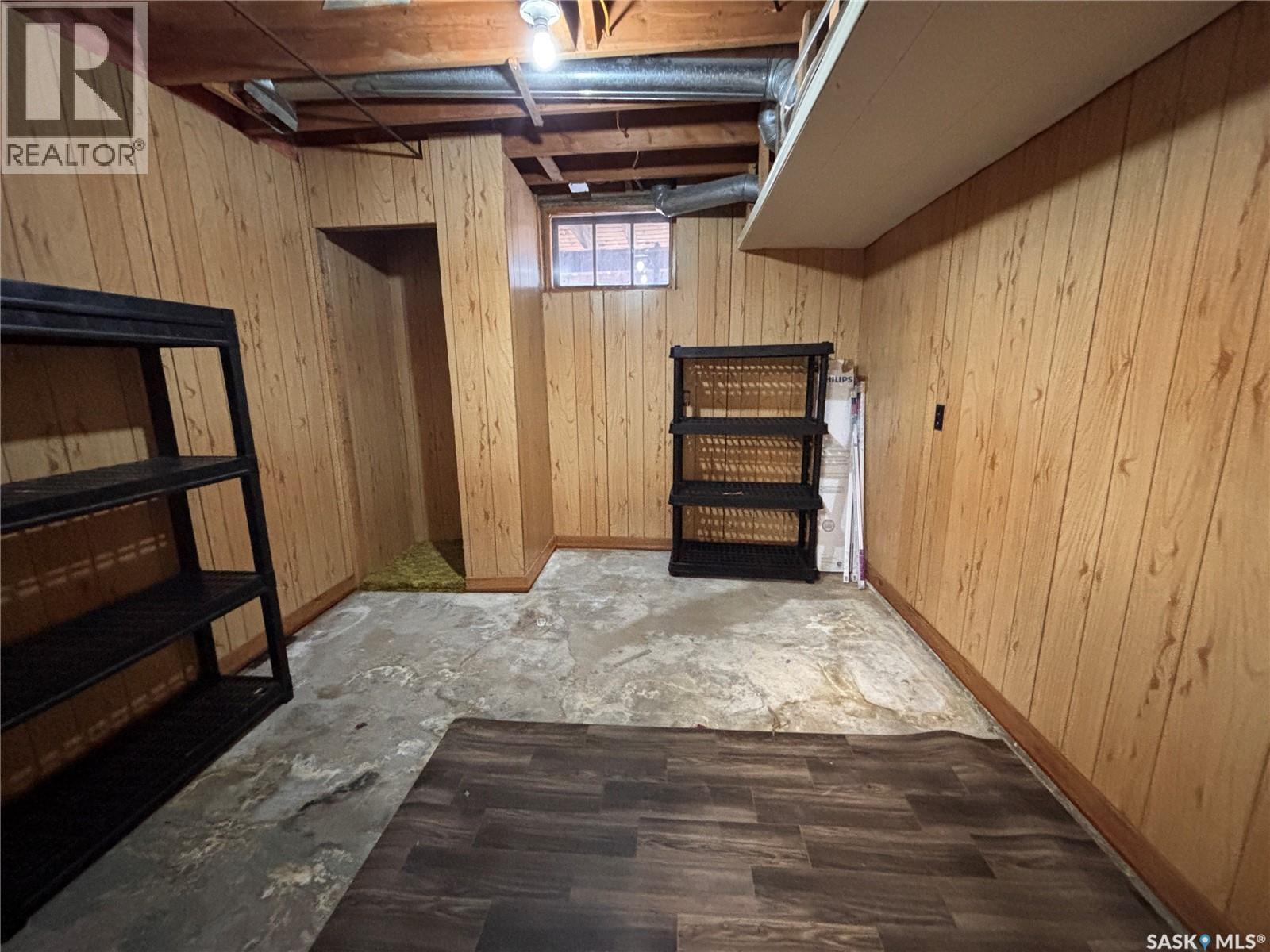 418 4Th Avenue W, Kindersley, SK
