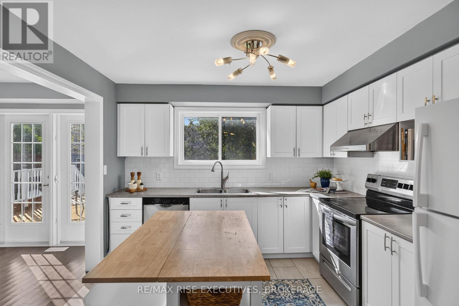 947 Prestwick Crescent, Kingston (East Gardiners Rd), ON