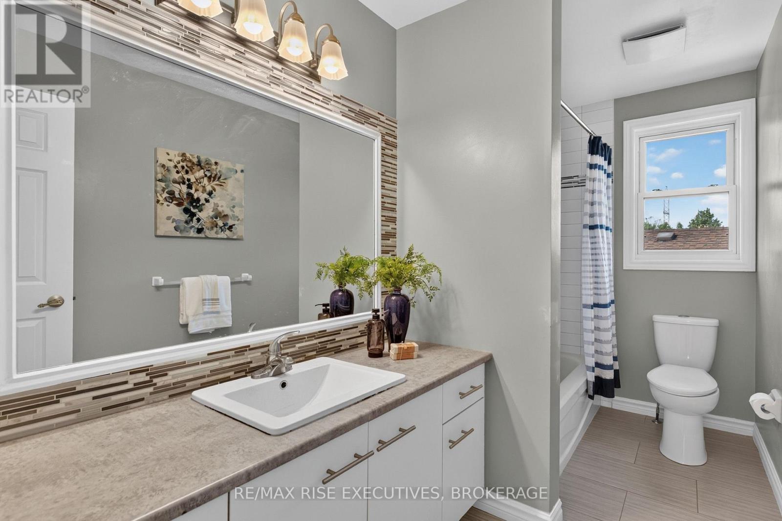 947 Prestwick Crescent, Kingston (East Gardiners Rd), ON