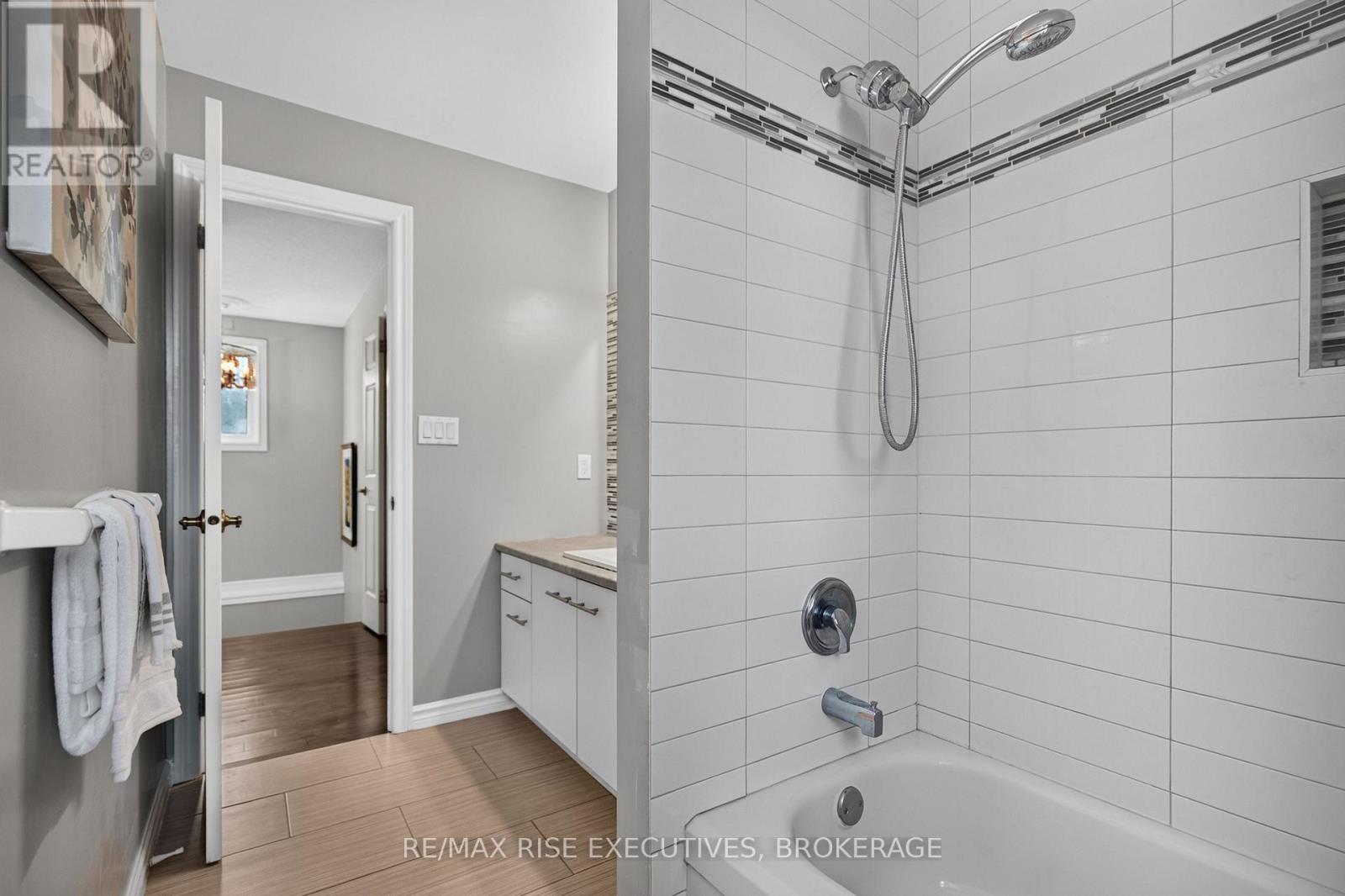 947 Prestwick Crescent, Kingston (East Gardiners Rd), ON