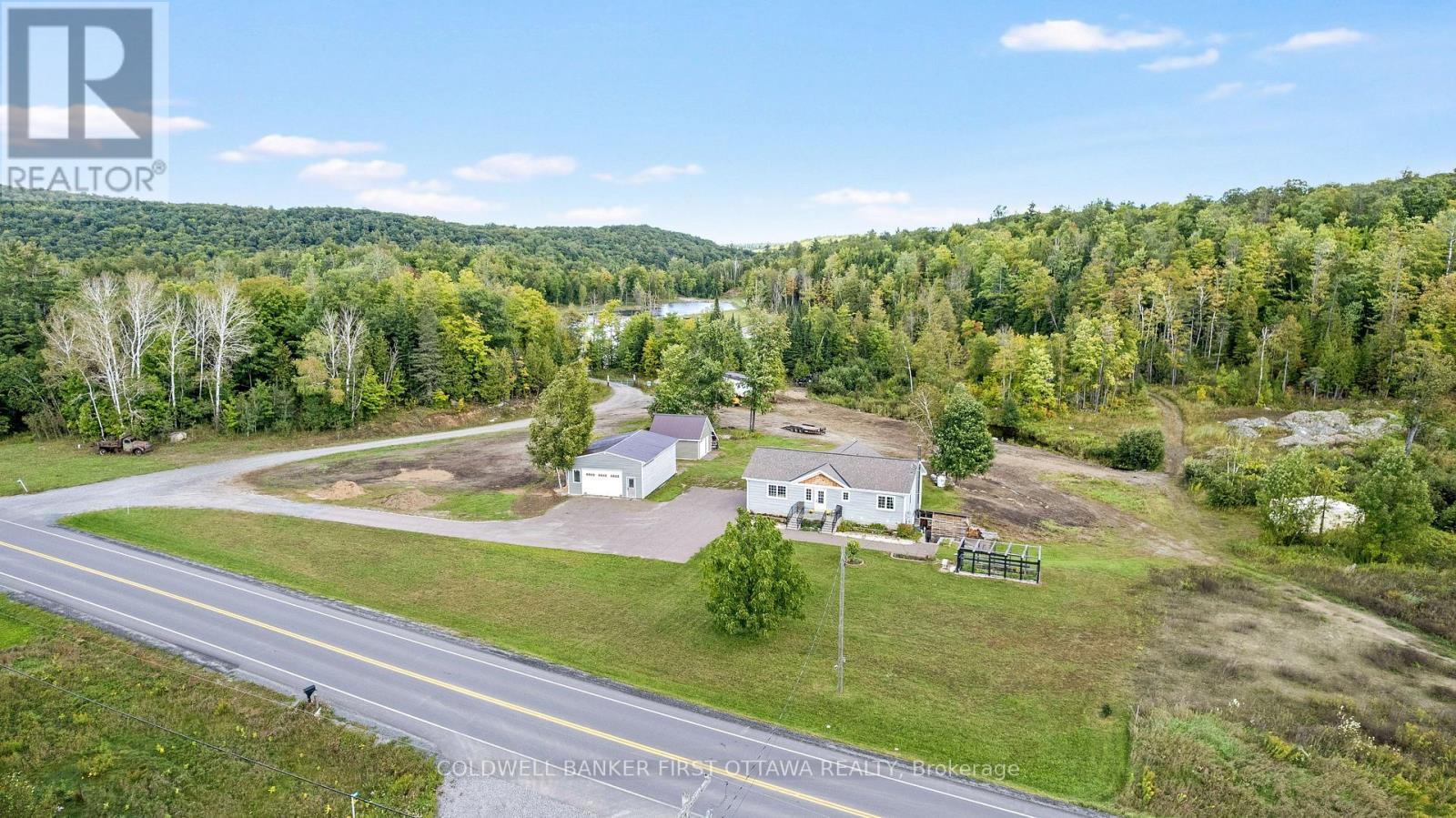 15 min to Calabogie and 30min to Perth - 8688 Highway 511, Lanark Highlands, ON
