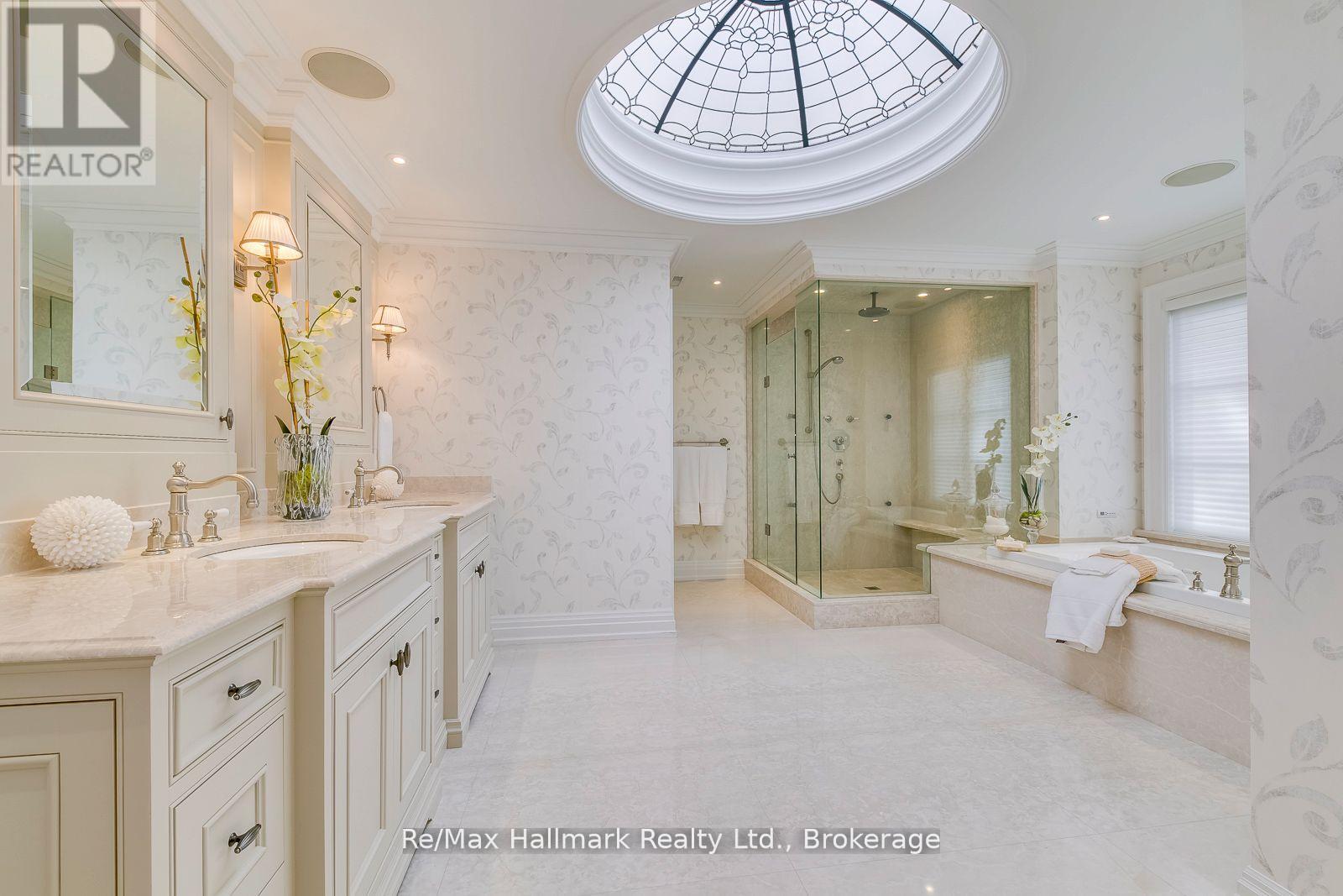 Primary ensuite - 138 Dianne Avenue, Oakville (Mo Morrison), ON
