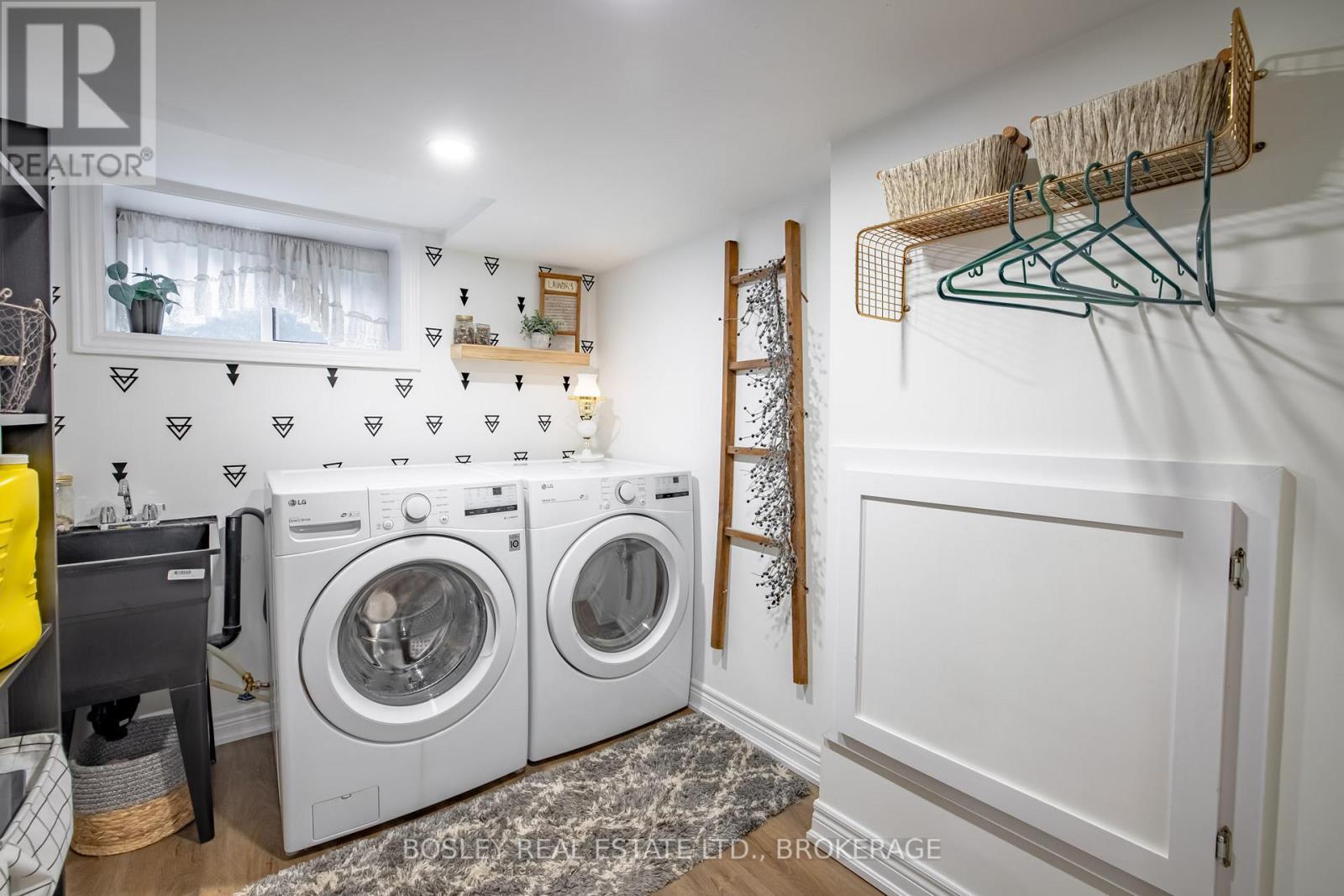 4148 Dorchester Road, Niagara Falls (Morrison), ON