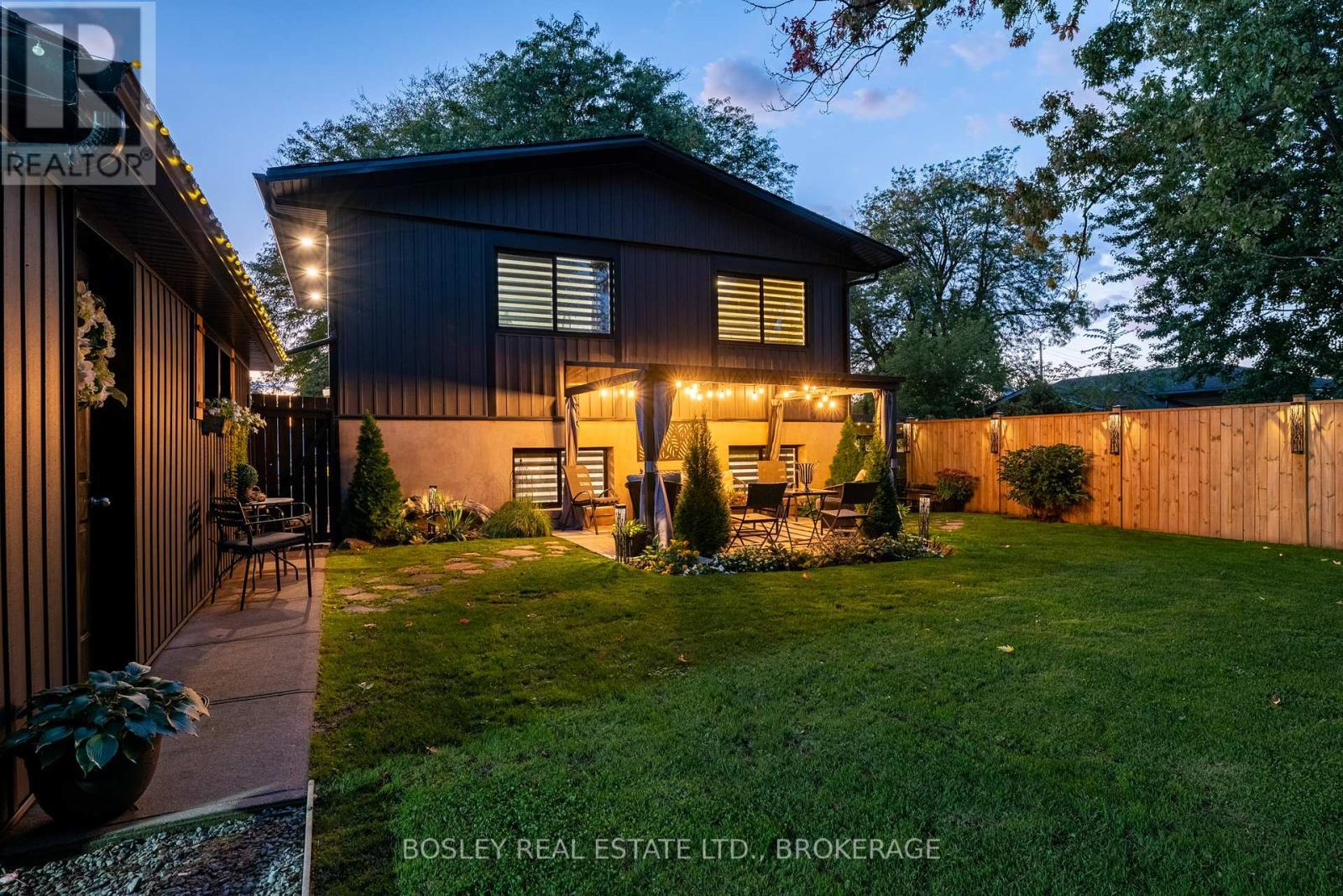 4148 Dorchester Road, Niagara Falls (Morrison), ON