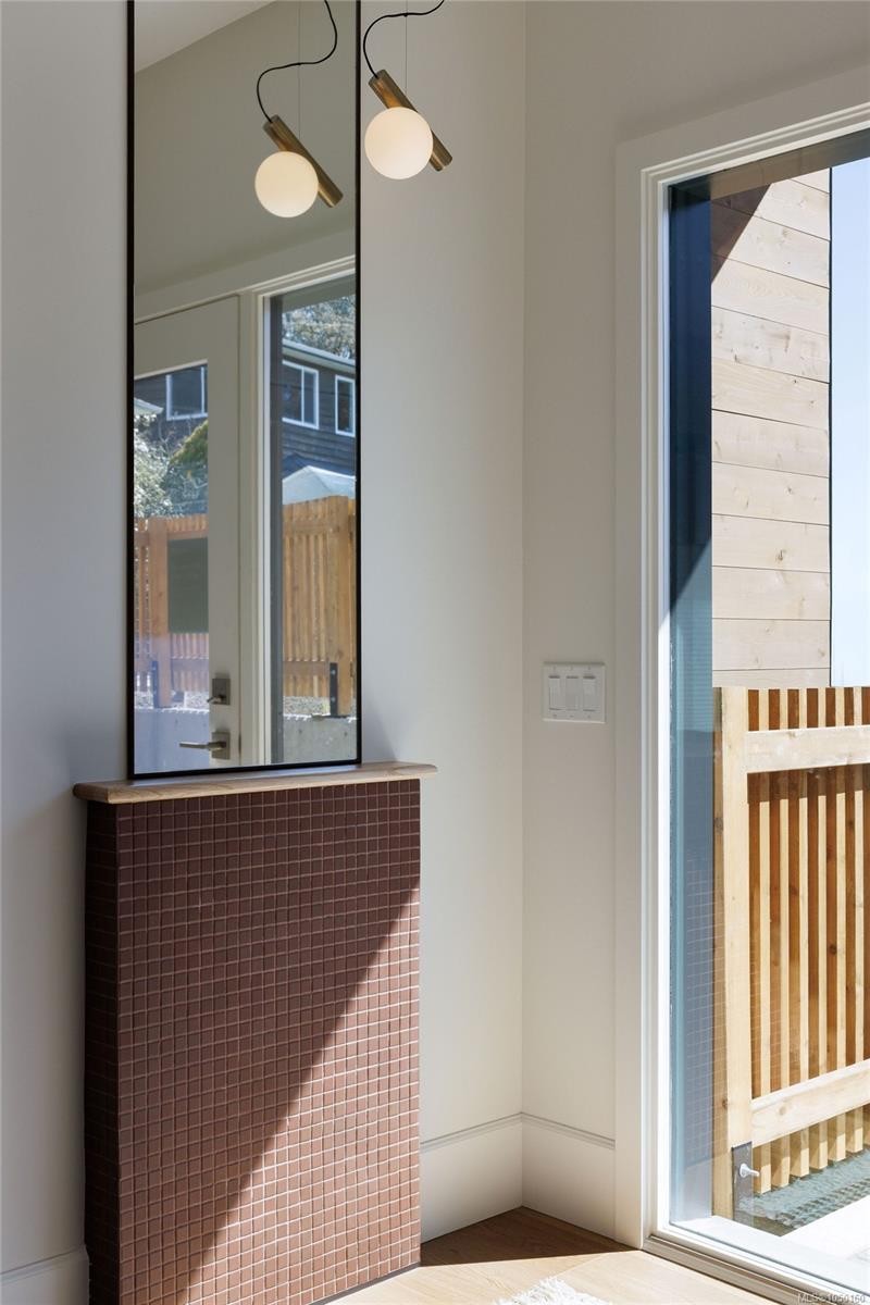 #5-1520 Louise Pl, Saanich, BC