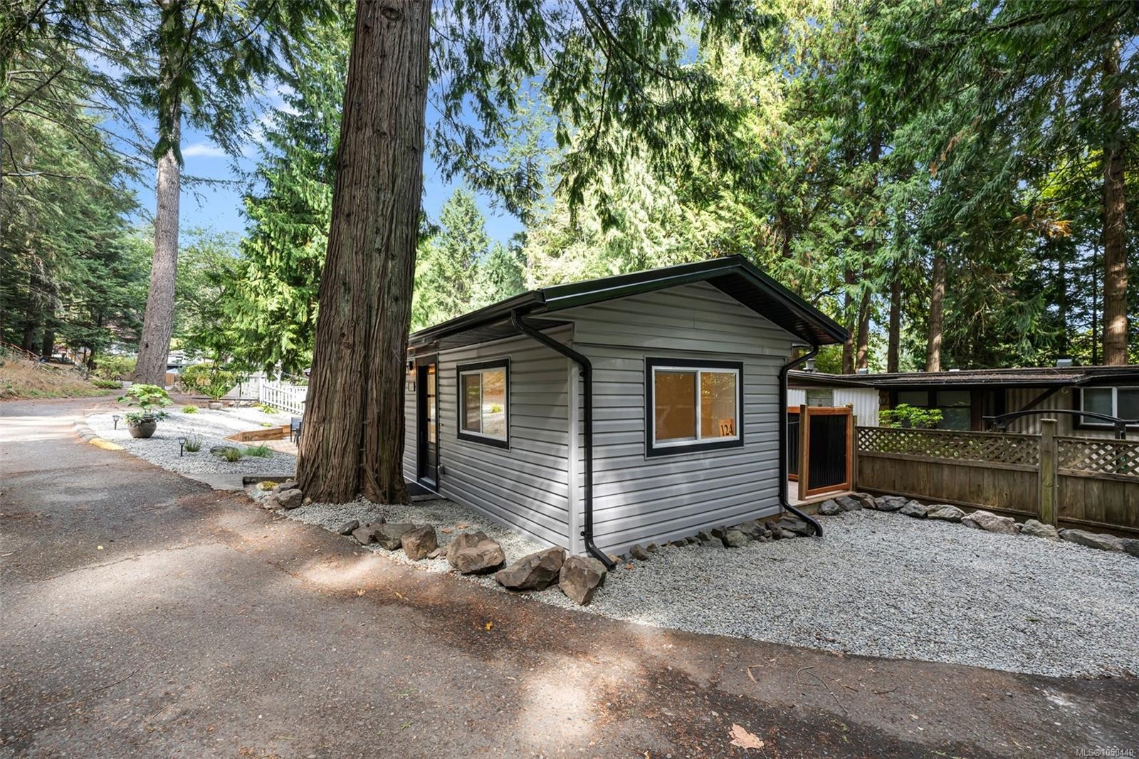 #124-2500 Florence Lake Rd, Langford, BC