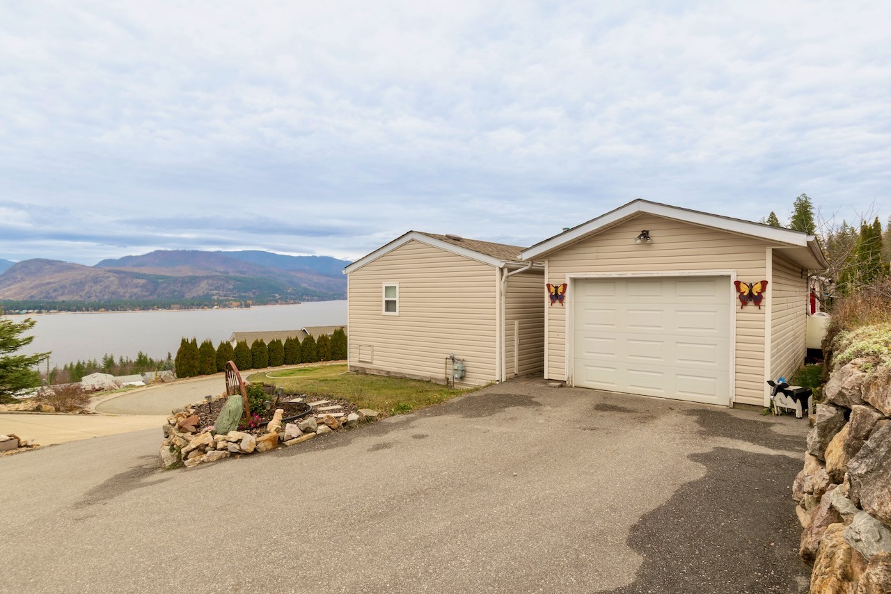 61-1510 Trans Canada Highway, Sorrento, BC