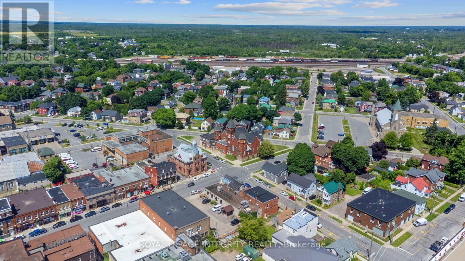 34 Market Street, Smiths Falls, ON