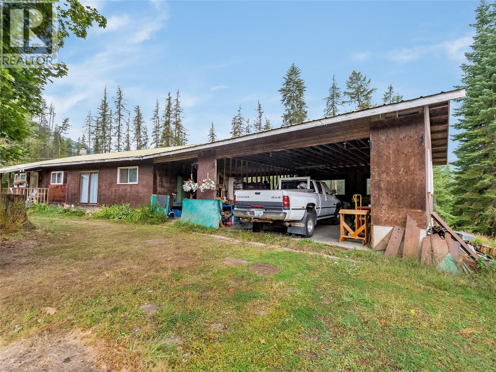 Large attached Carport with Concrete floor - 4604 Blewett Road, Nelson, BC