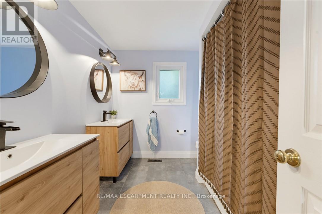 28 Seymour Drive, Hamilton, ON