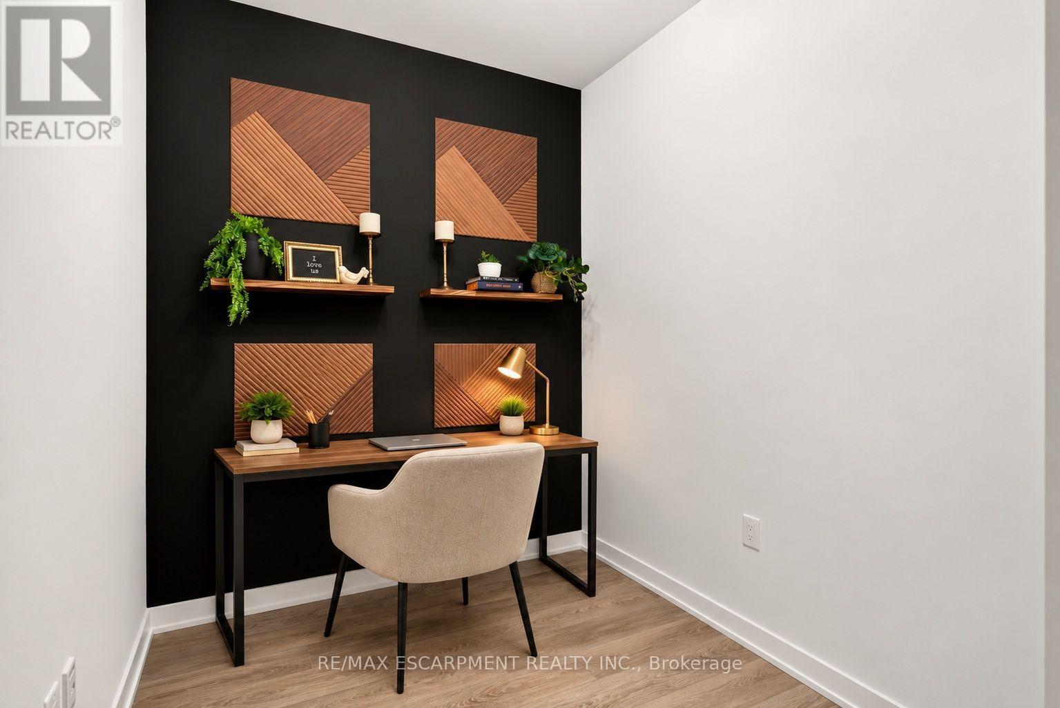 VIRTUALLY STAGED - 812 - 212 King William Street, Hamilton, ON