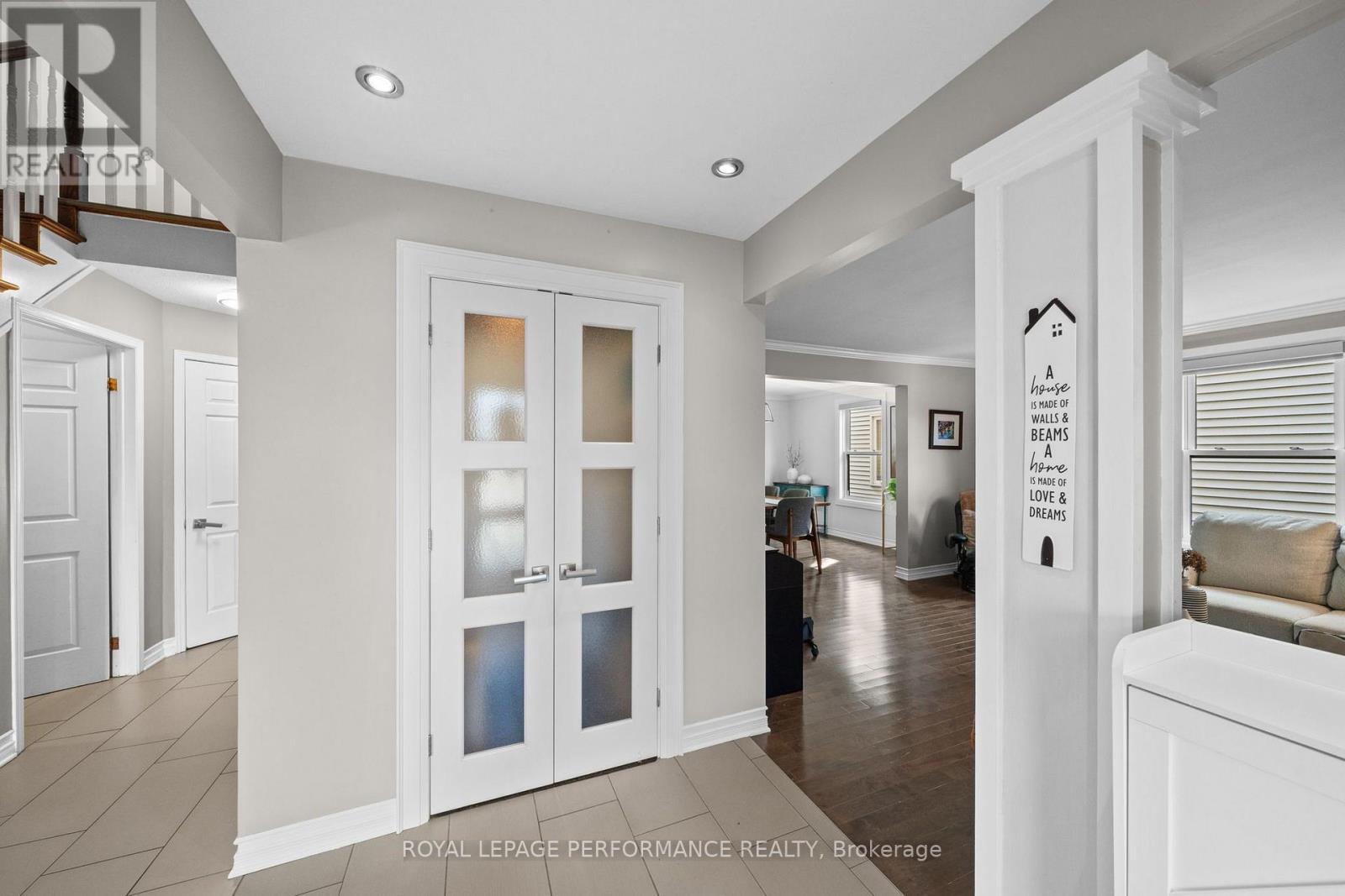 Foyer - 550 Foxview Place, Ottawa, ON