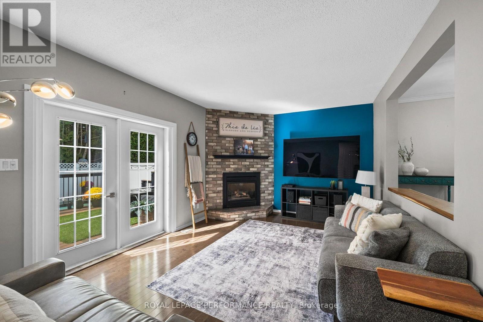 Family Room - 550 Foxview Place, Ottawa, ON