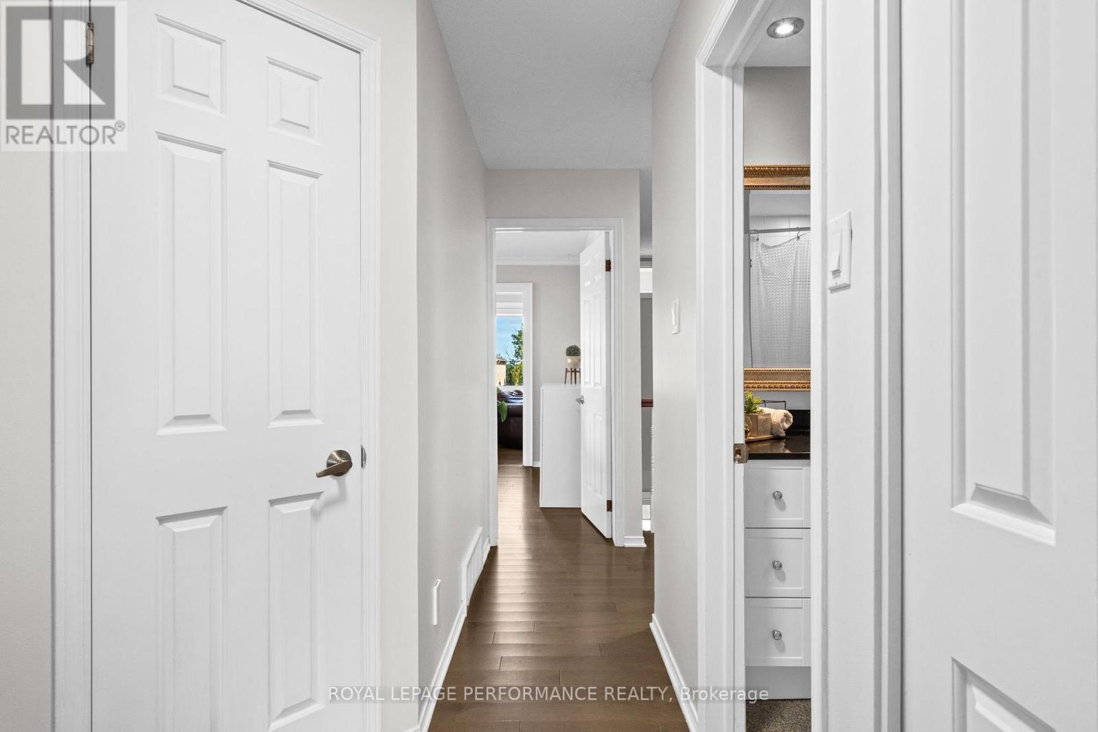 Upper Hallway - 550 Foxview Place, Ottawa, ON