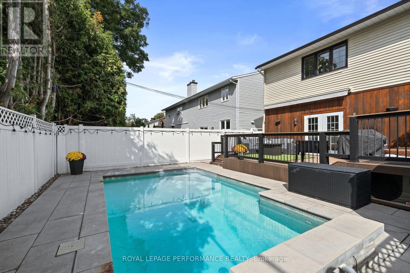 Pool - 550 Foxview Place, Ottawa, ON
