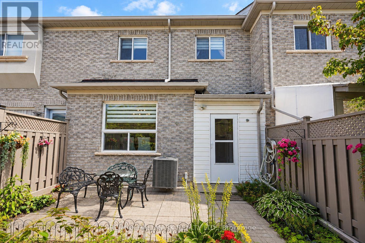 97 Benjamin Hood Crescent, Vaughan, ON