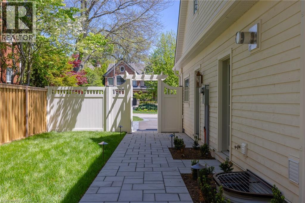 130 Edgecliffe Place, Halton, ON