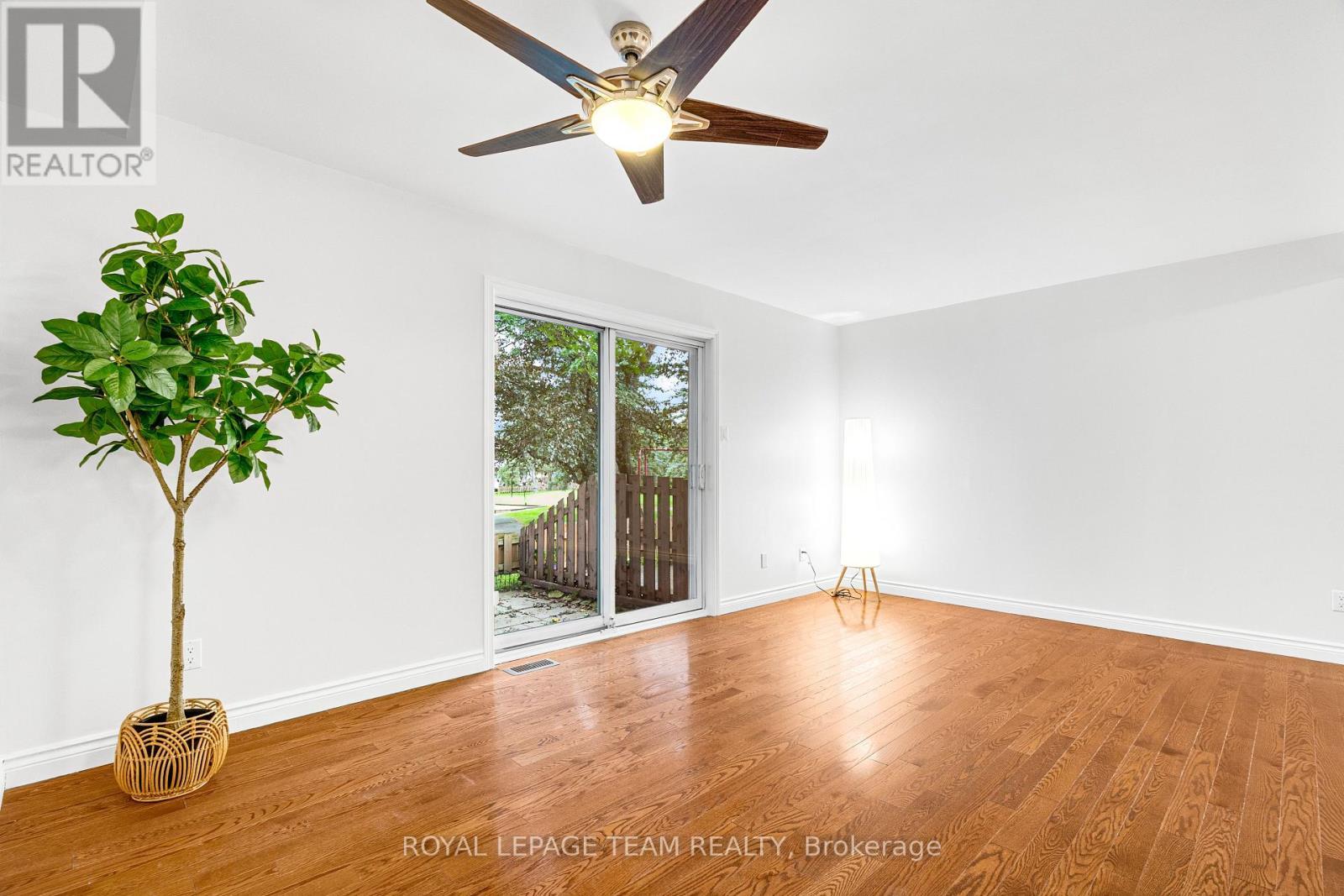 15 - 121 Castlefrank Road, Ottawa, ON