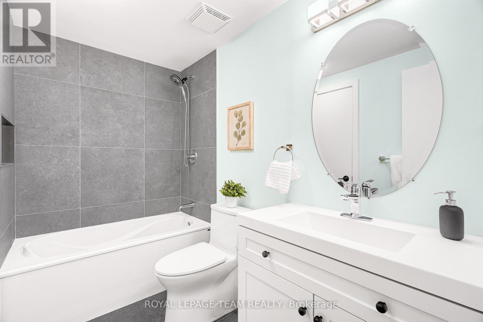 15 - 121 Castlefrank Road, Ottawa, ON