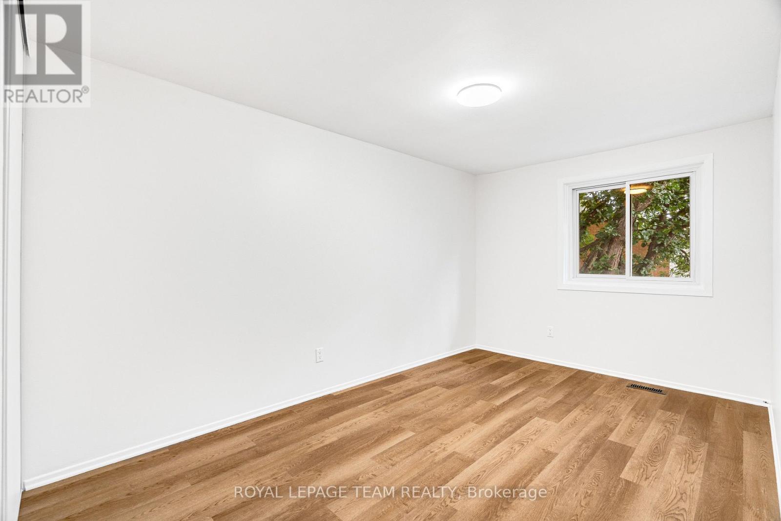 15 - 121 Castlefrank Road, Ottawa, ON