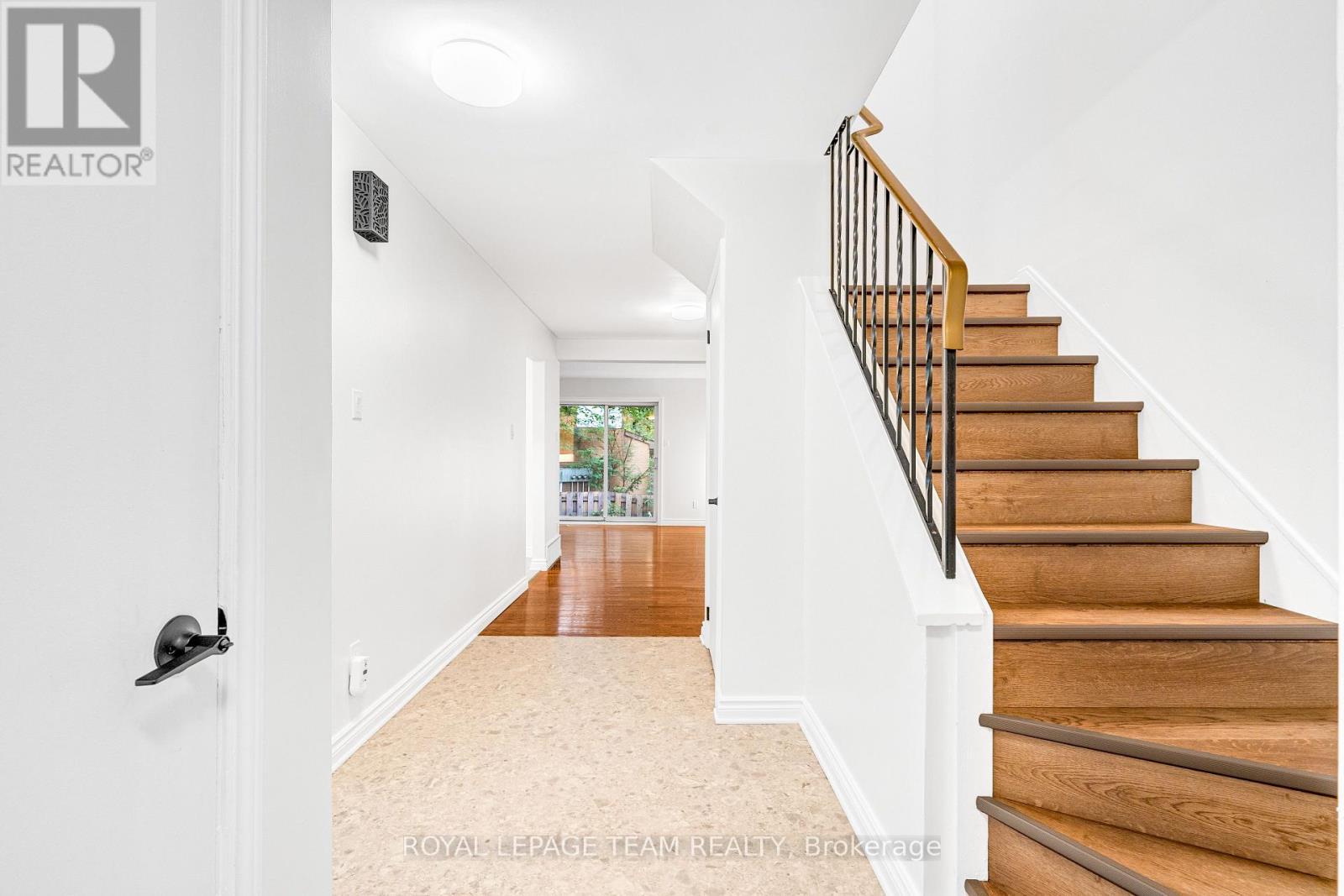 15 - 121 Castlefrank Road, Ottawa, ON