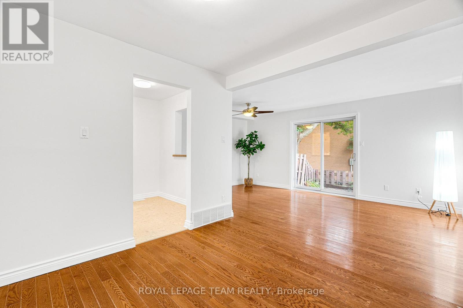 15 - 121 Castlefrank Road, Ottawa, ON