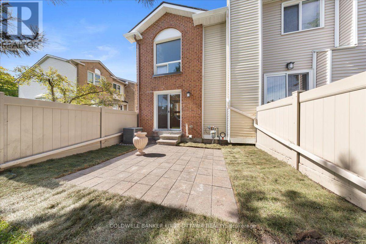 12 - 2F Castlebrook Lane, Ottawa, ON
