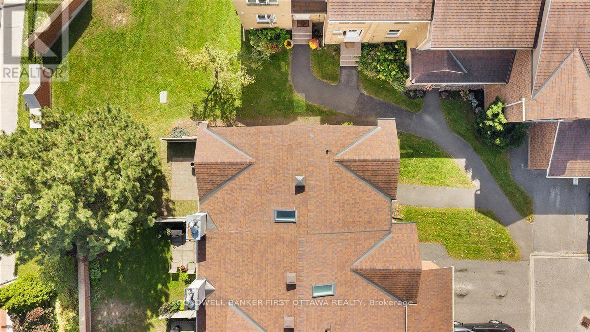 12 - 2F Castlebrook Lane, Ottawa, ON