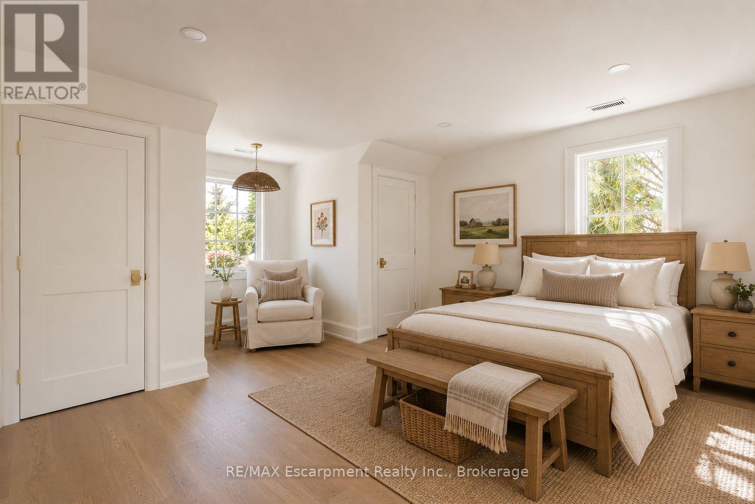 VIRTUALLY STAGED - 130 Edgecliffe Place, Burlington (Appleby), ON