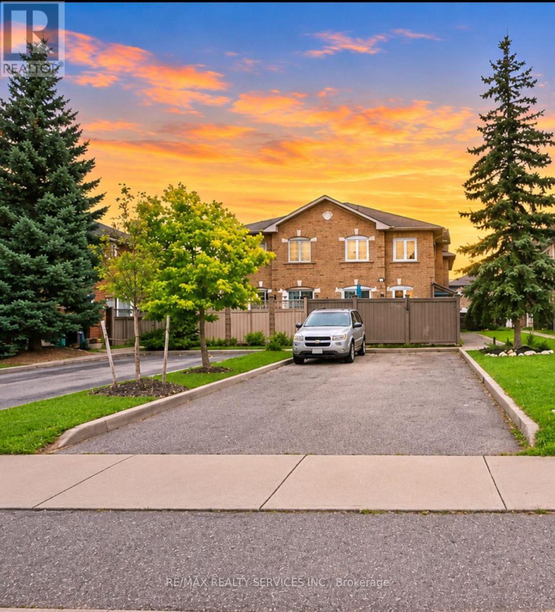 121 Pressed Brick Drive, Brampton, ON