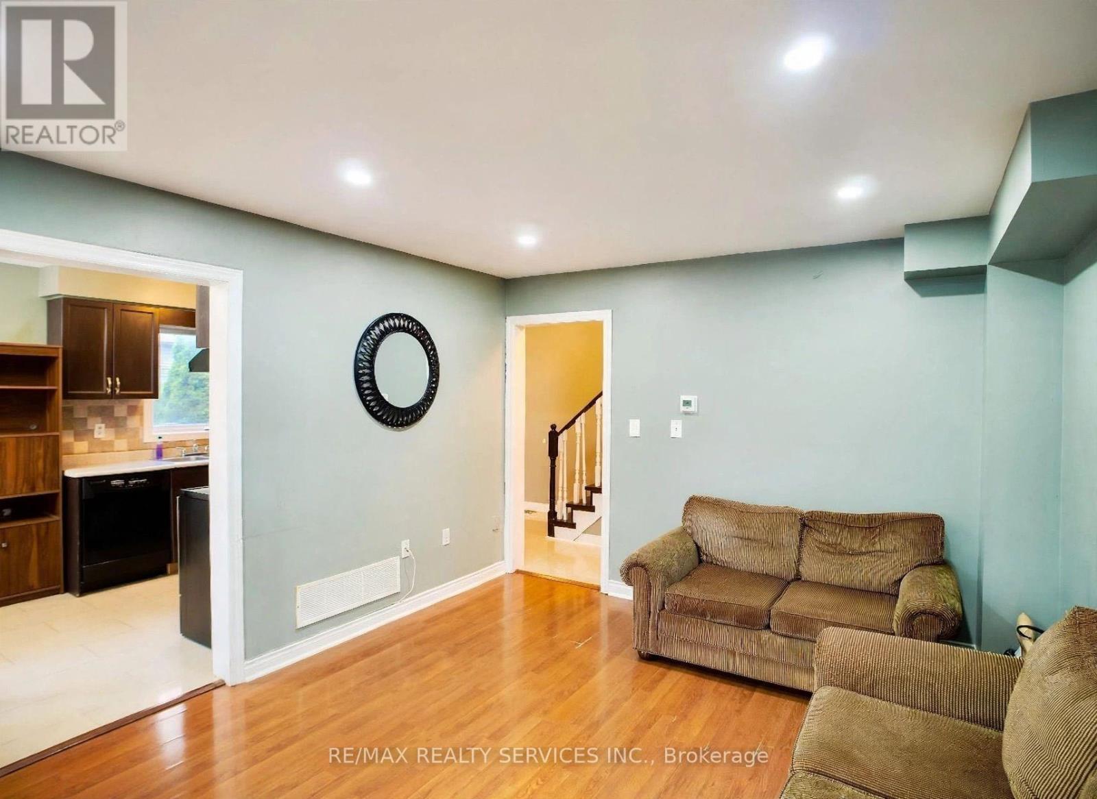 121 Pressed Brick Drive, Brampton, ON