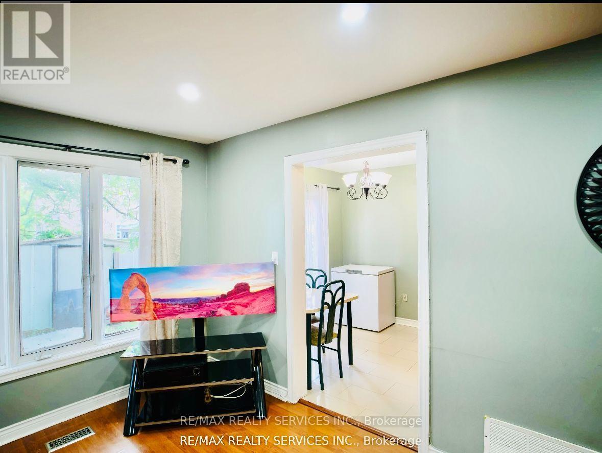 121 Pressed Brick Drive, Brampton, ON
