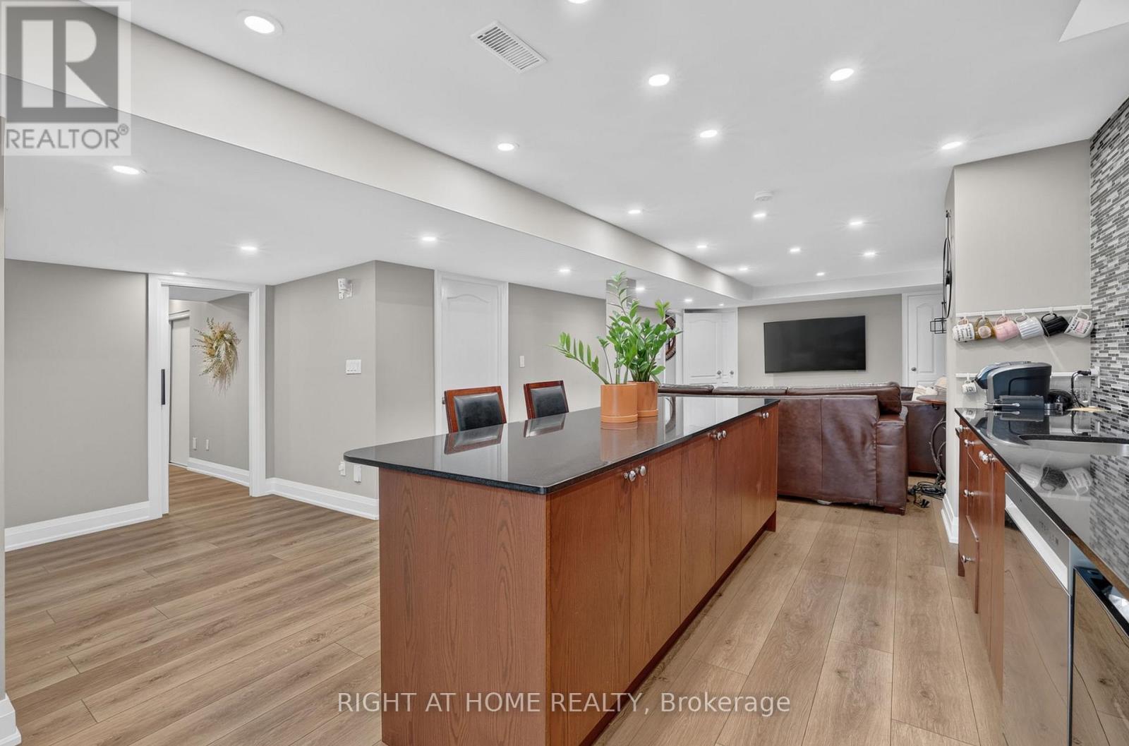 66 Sanremo Court, Vaughan, ON