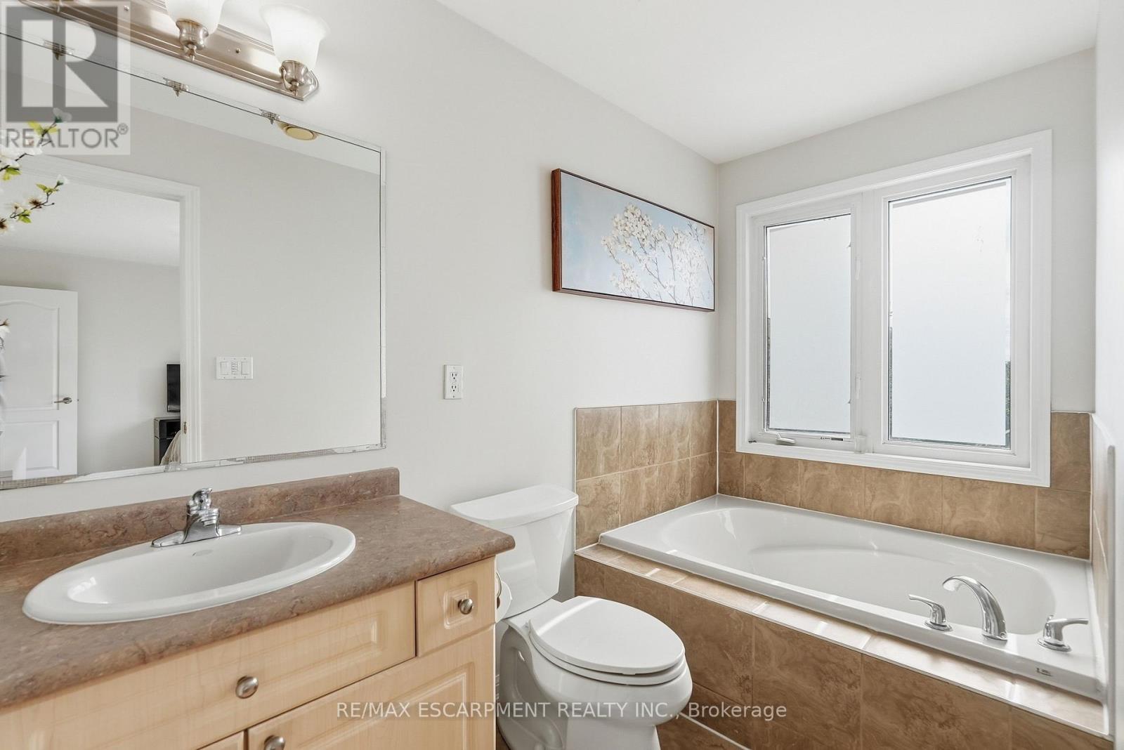 392 Tonelli Lane, Milton, ON
