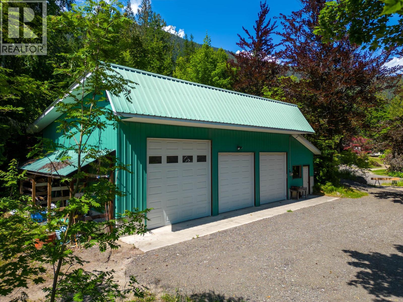3 Bay Garage & Workshop - 4161 Heroux Road, Nelson, BC