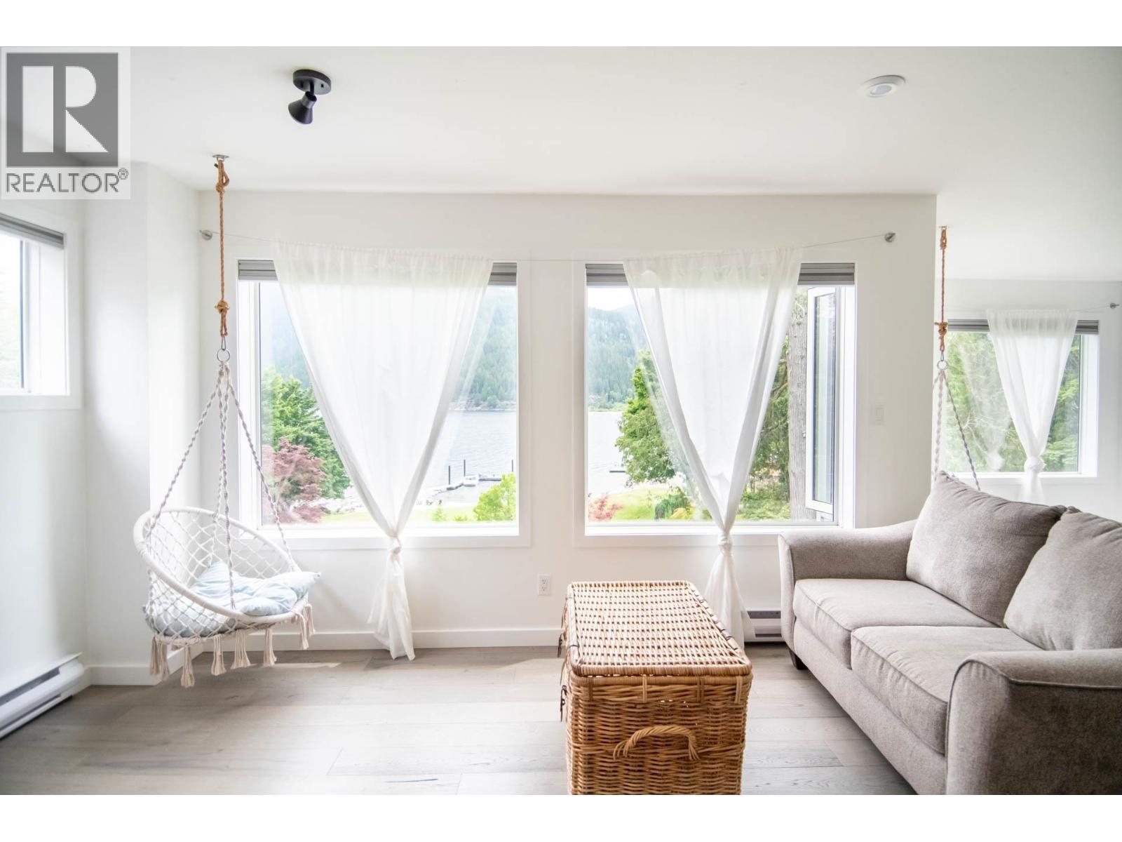 Primary Bedroom-Upstairs - 4161 Heroux Road, Nelson, BC