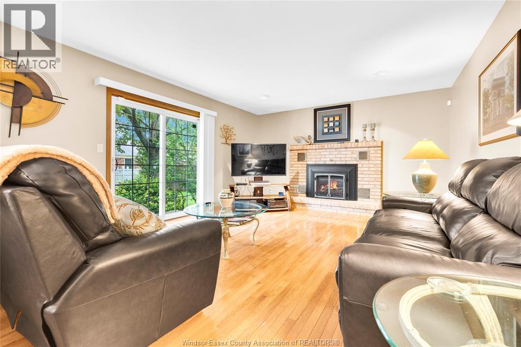 219 Hyde Park, River Canard, ON