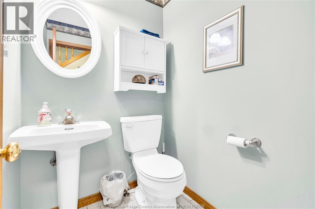 219 Hyde Park, River Canard, ON