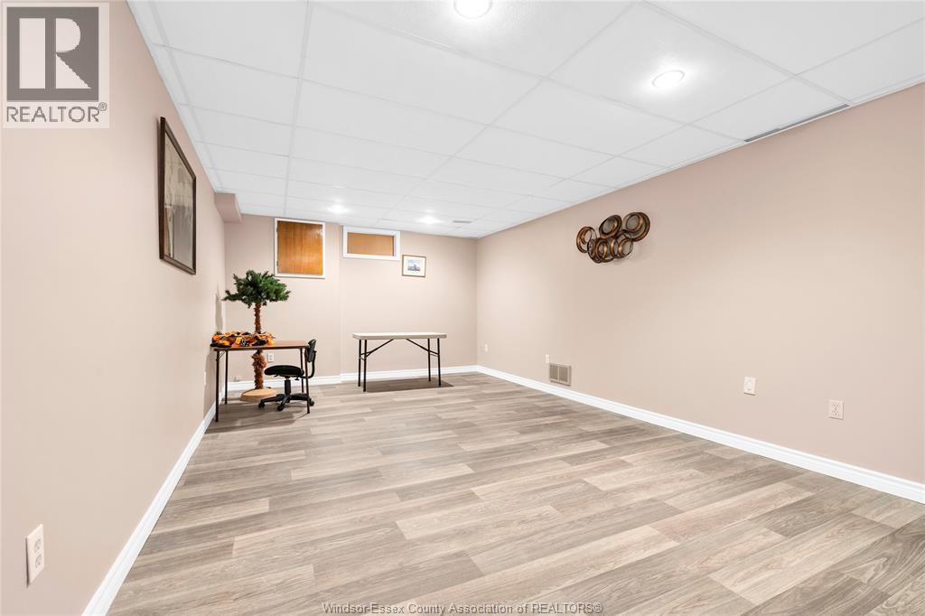 219 Hyde Park, River Canard, ON