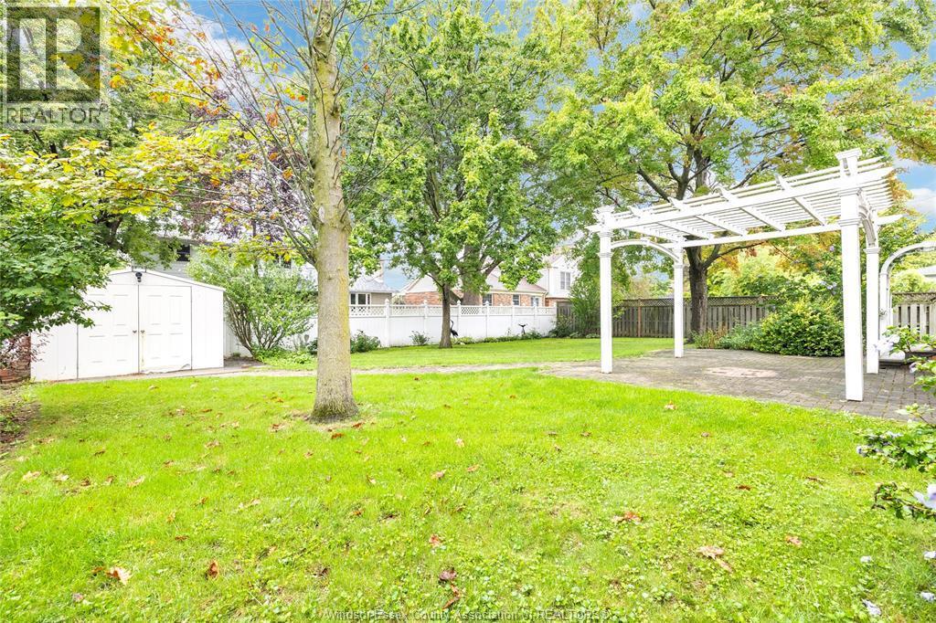 219 Hyde Park, River Canard, ON