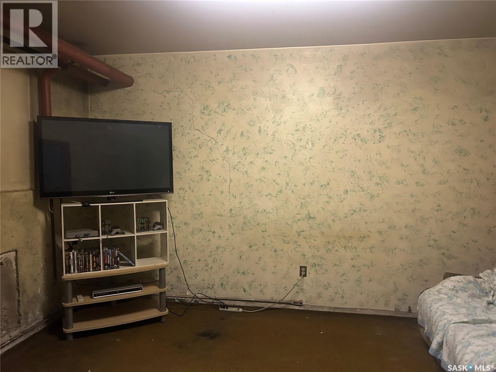 300 2Nd Street W, Bengough, SK
