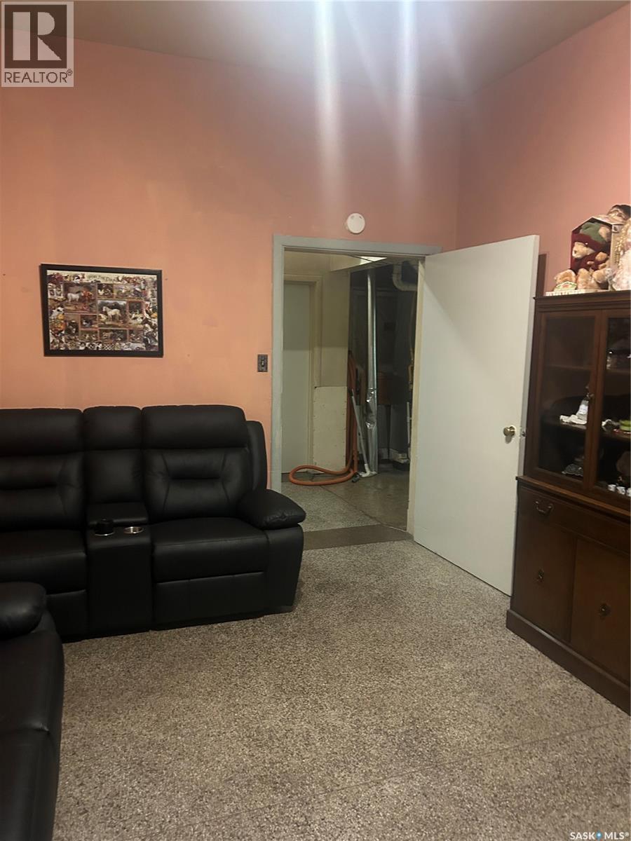 300 2Nd Street W, Bengough, SK