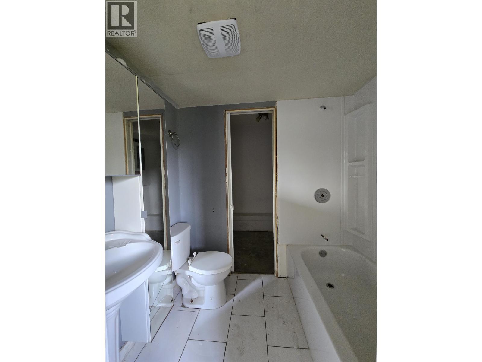 1653 Gyrfalcon Avenue, Kitimat, BC