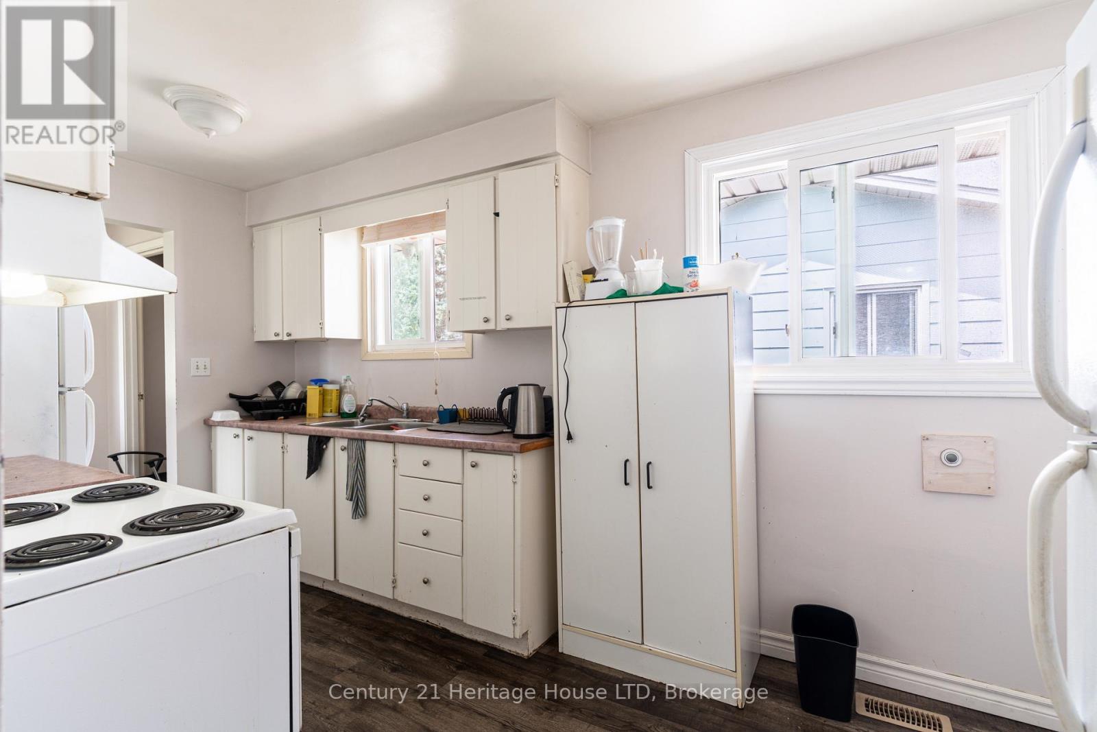 Kitchen - 542 First Avenue N, Welland (N. Welland), ON