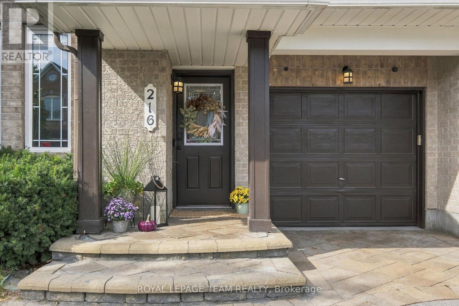 216 Sorento Street, Ottawa, ON