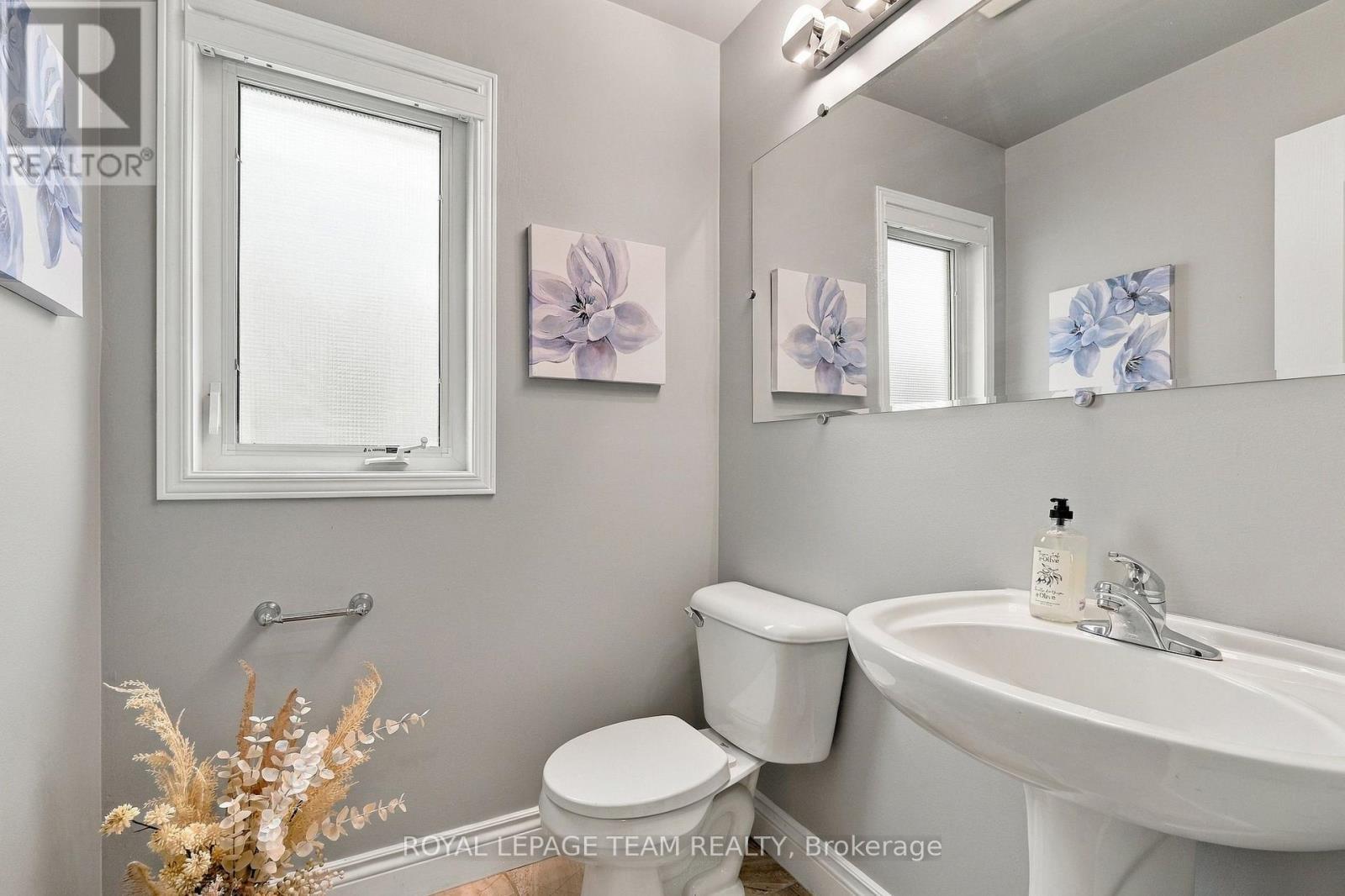 216 Sorento Street, Ottawa, ON