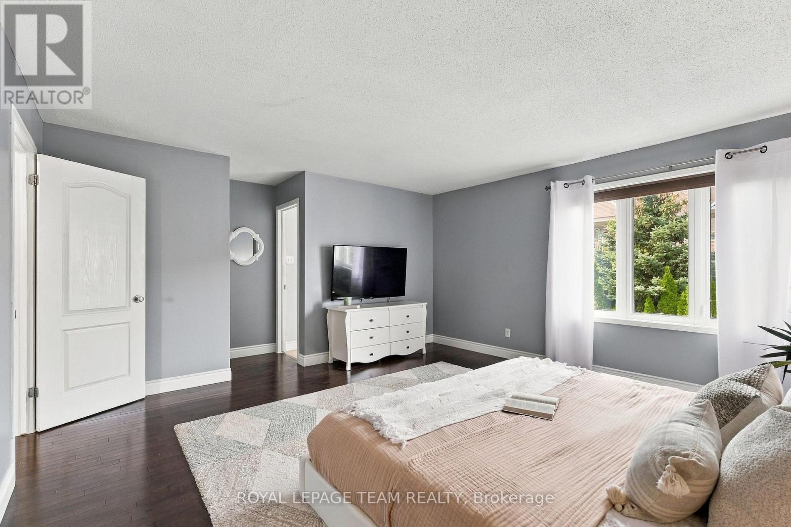 216 Sorento Street, Ottawa, ON